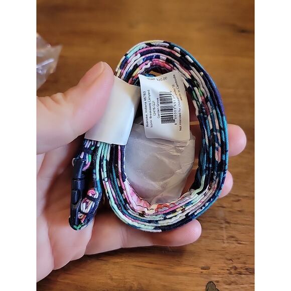 Vera Bradley Iconic Breakaway Lanyard GARDEN GROVE Print Key Fob Necklace New - Picture 4 of 4